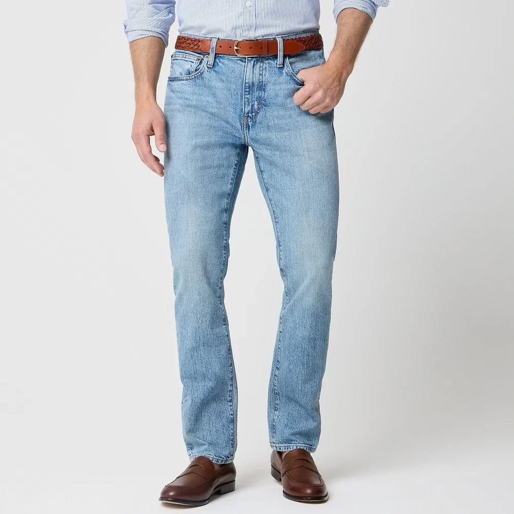 J. Crew Men Slim fit Vintage Wash Jean in Signature Flex 32x30